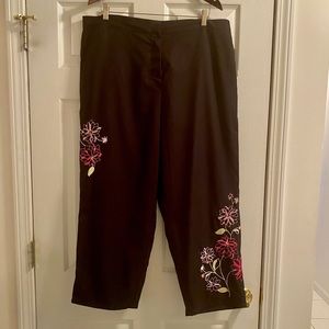 NEW-Ladies Black Floral Embroidered Pants-Size 1x